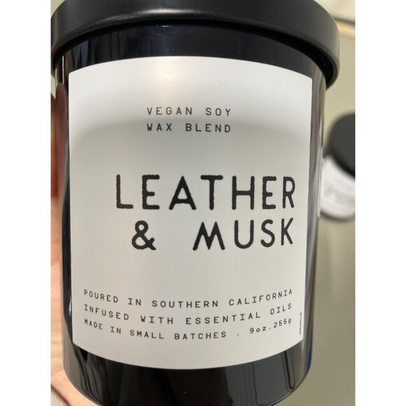 Leoben Company Leather & Musk Candle Vegan Soy 9-Ounce Essential Oil Blend 1 Wic - Picture 5 of 5